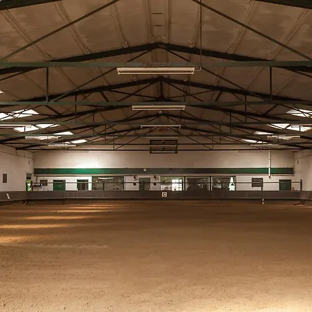 מלון Gaestehaus Schloss Bothmer 3*