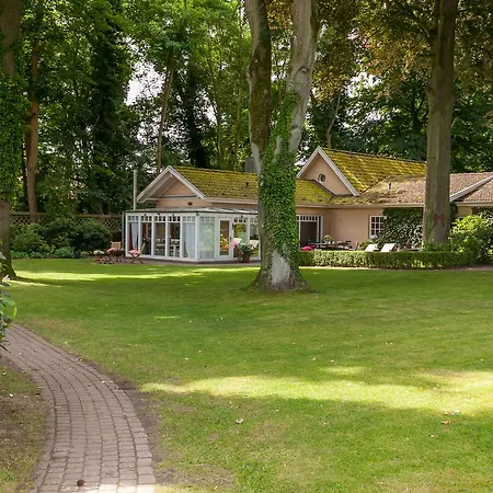 Gaestehaus Schloss Bothmer מלון 3*