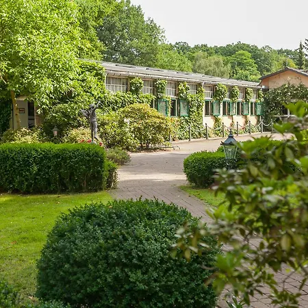 Gaestehaus Schloss Bothmer Hotel 3*
