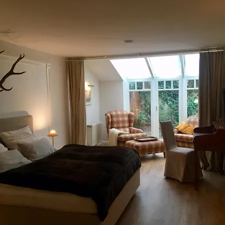 מלון Gaestehaus Schloss Bothmer שווארמשטדט