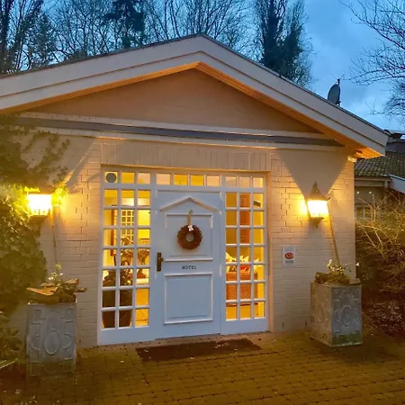 Hotel Gaestehaus Schloss Bothmer 3*